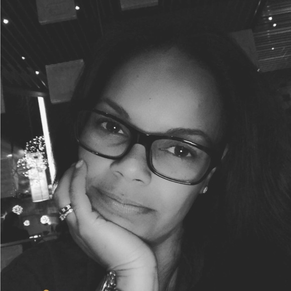 Meet your Posher, Alexia - Picture 4 of 7